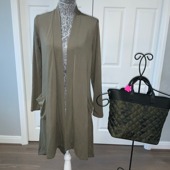 bobeau Sweaters - NWT BOBEAU CARDIGAN Long  Topper W/2 Pkts Soft  M